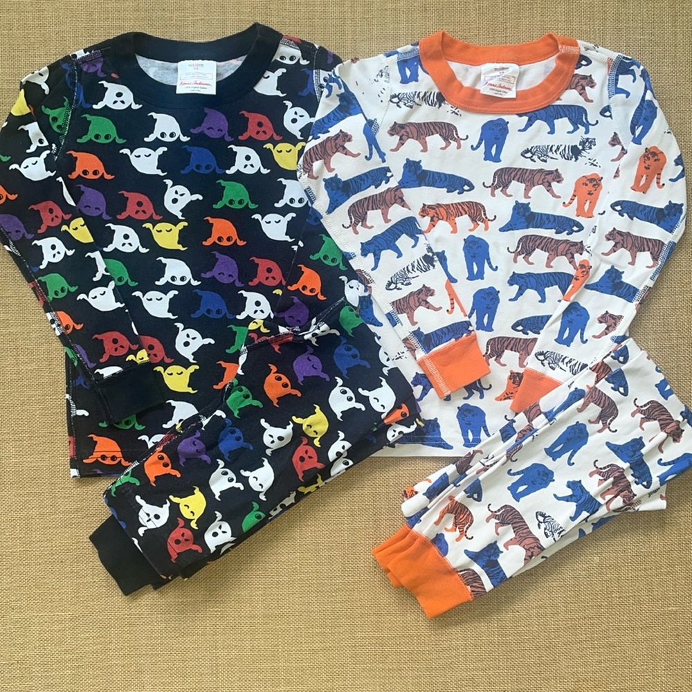 EUC 2 pairs of Hanna Andersson Organic cotton pjs- Ghosts and Tigers